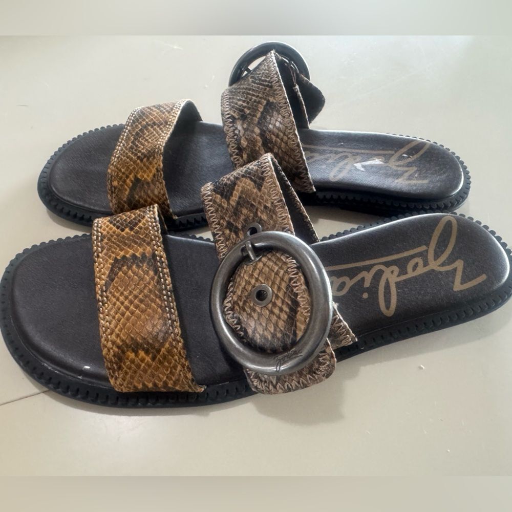 Zodiac Freida Women's Snakeskin Pattern Sandals